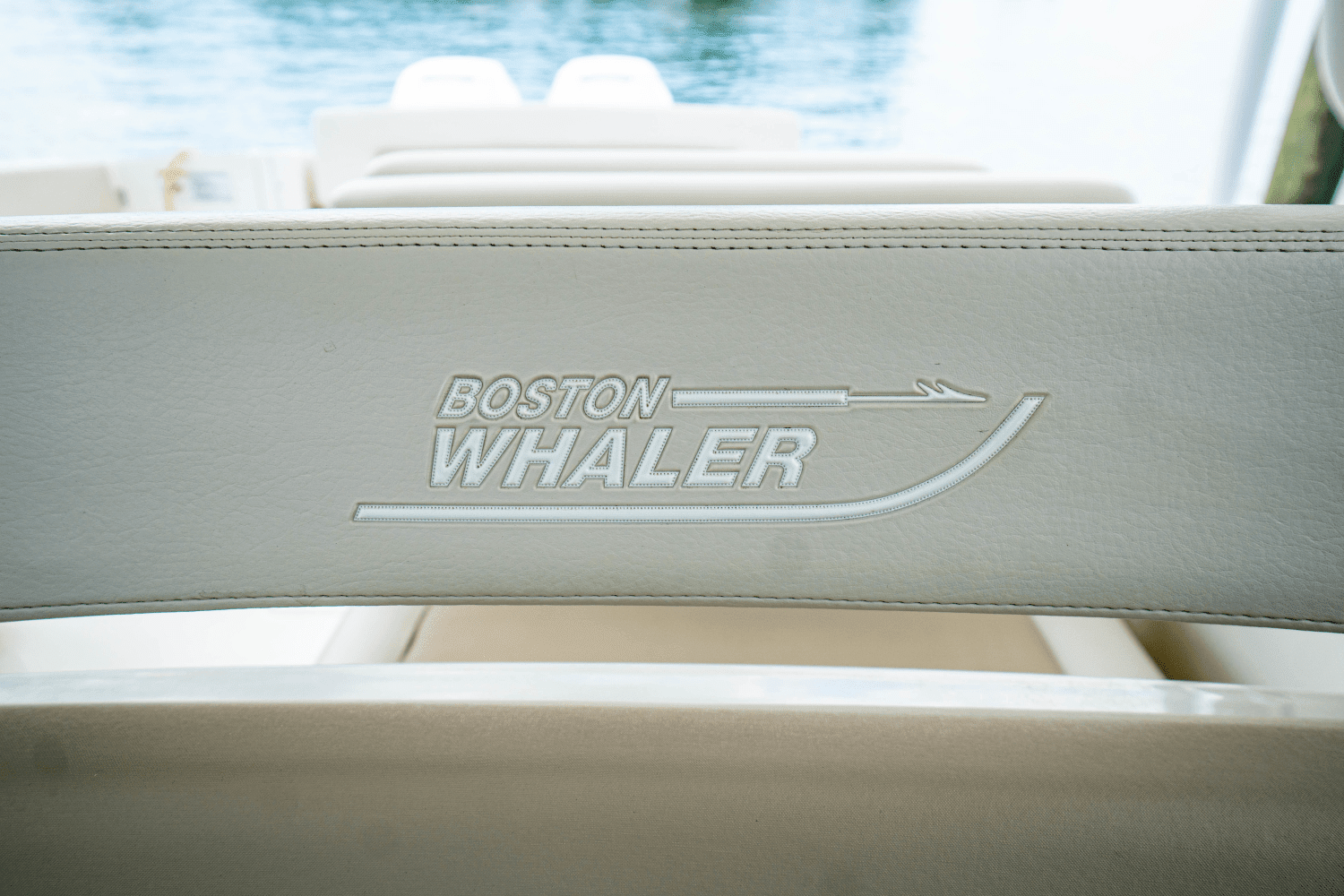 2017 Boston Whaler 320 VANTAGE Image Thumbnail #31