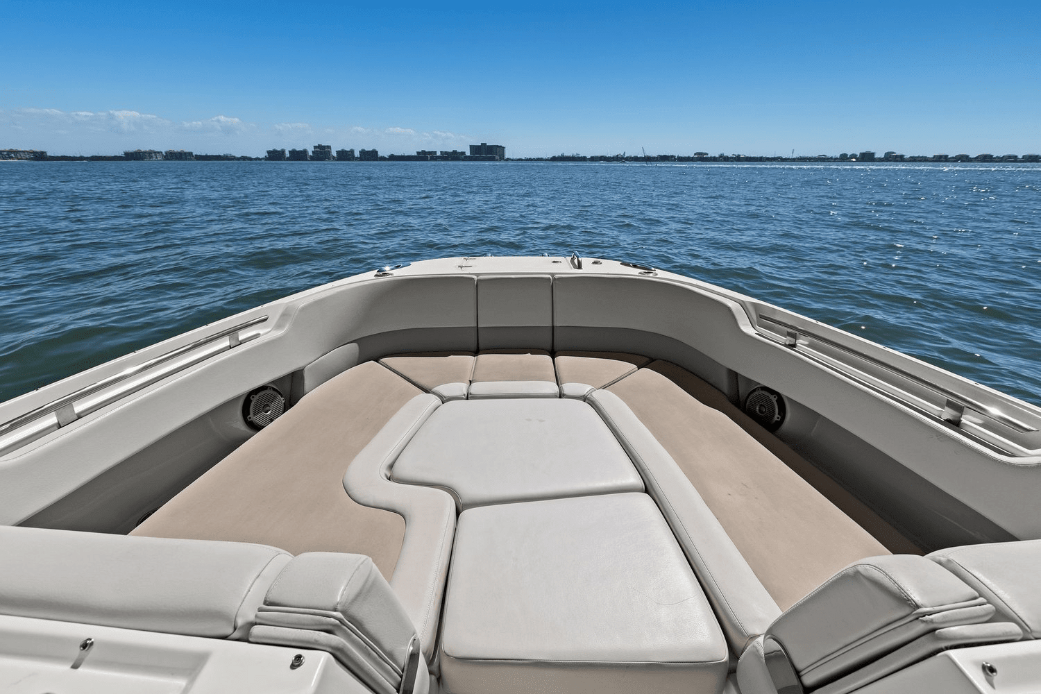 2017 Boston Whaler 320 VANTAGE Image Thumbnail #23
