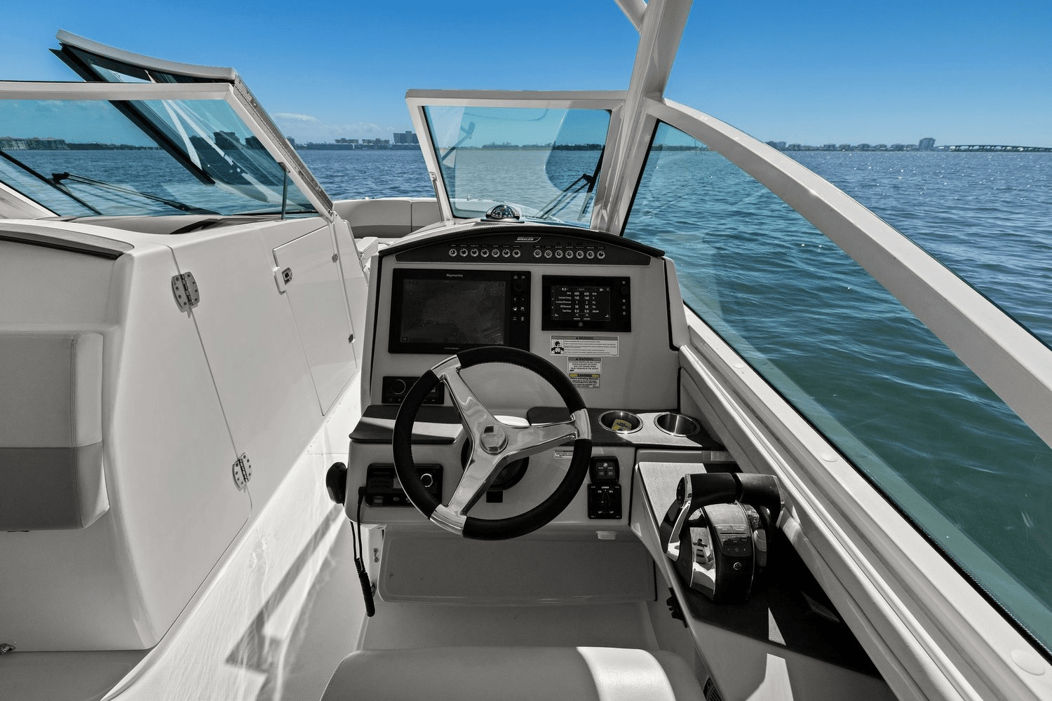 2017 Boston Whaler 320 VANTAGE Image Thumbnail #31
