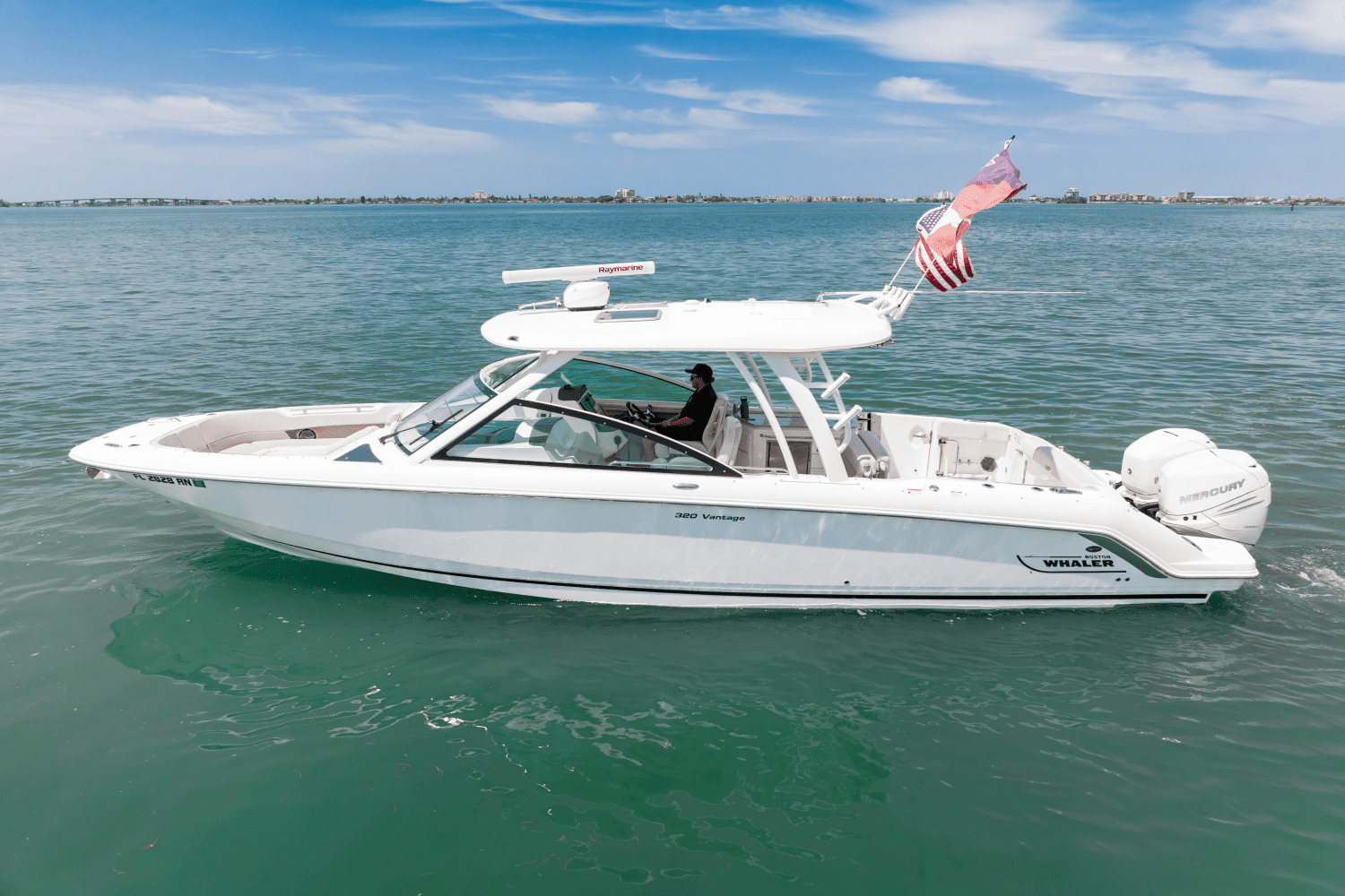 2017 Boston Whaler 320 VANTAGE Image Thumbnail #2