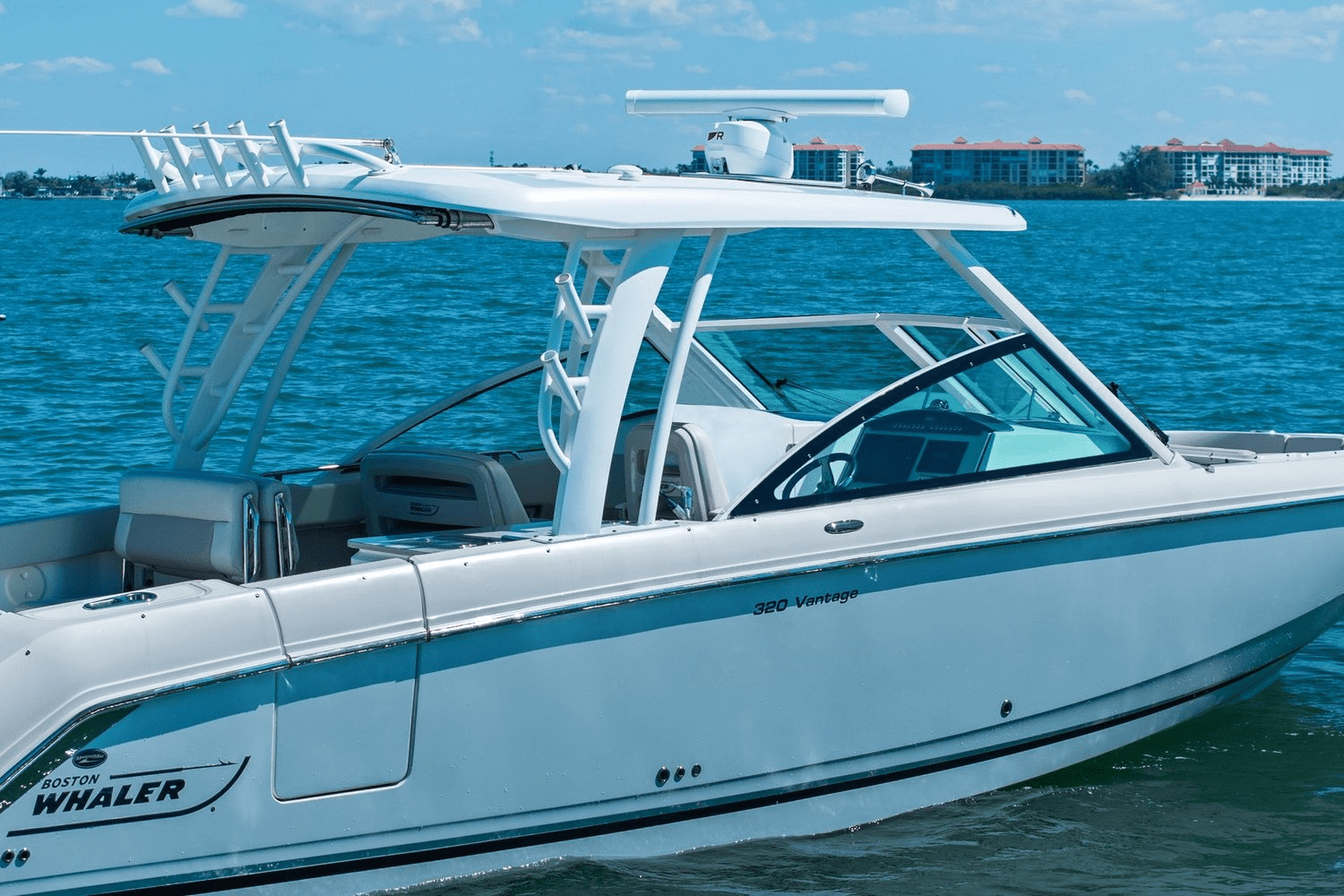 2017 Boston Whaler 320 VANTAGE Image Thumbnail #12