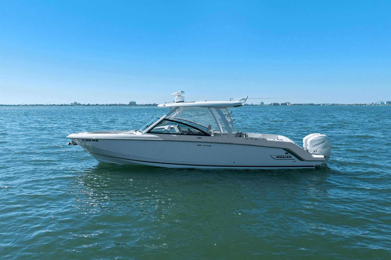 2017 Boston Whaler 320 VANTAGE Image Thumbnail #9