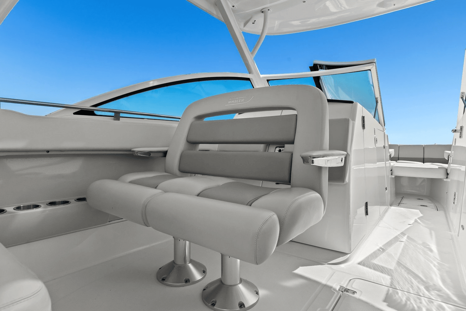 2017 Boston Whaler 320 VANTAGE Image Thumbnail #27