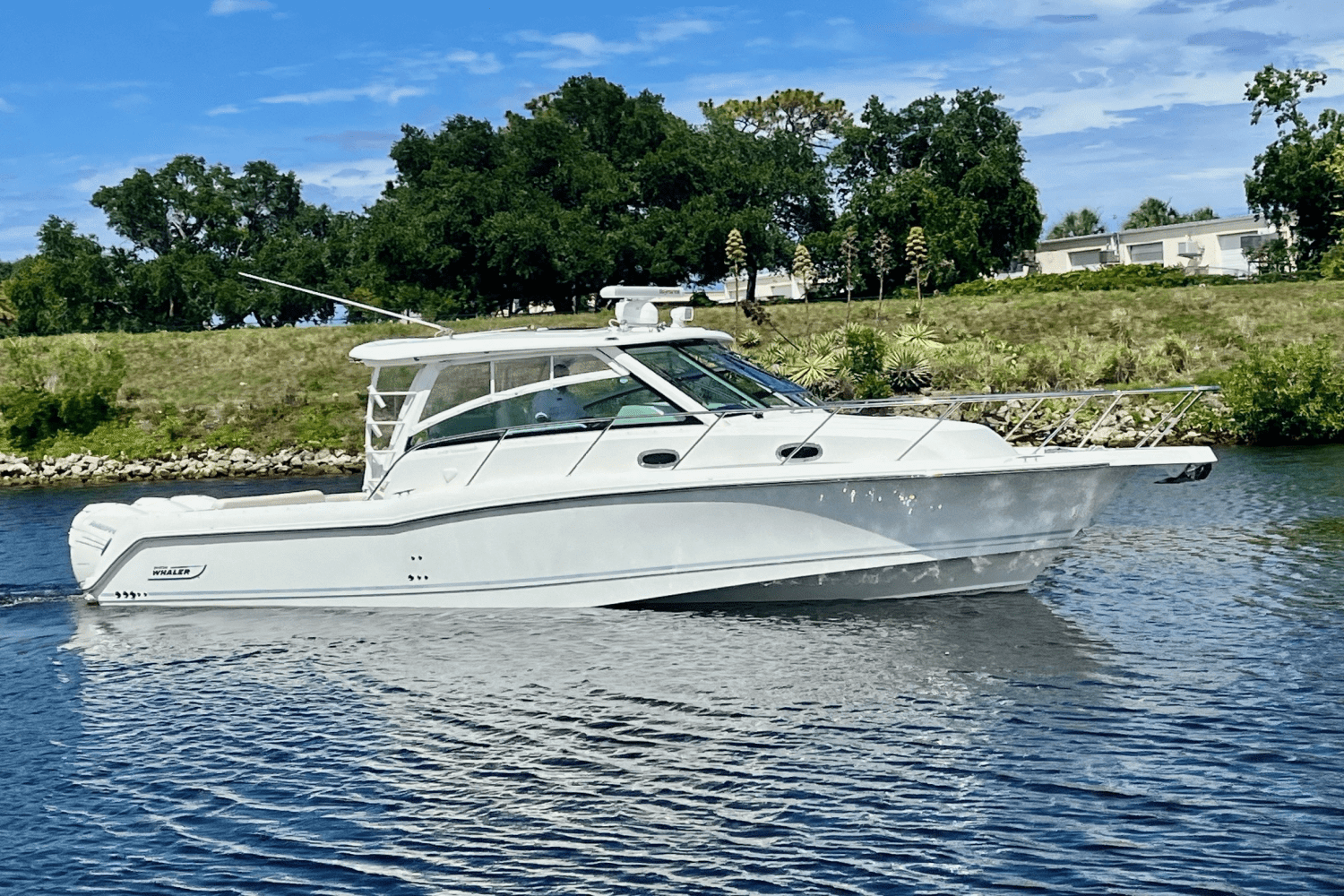 Thumbnail 2 for 2019 Boston Whaler 345 CONQUEST