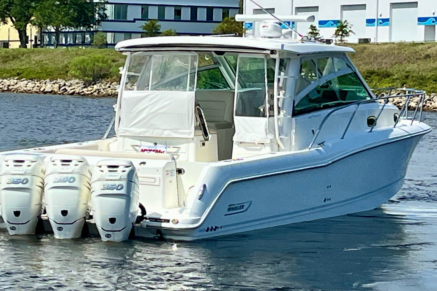 2019 Boston Whaler 345 CONQUEST Image Thumbnail #10