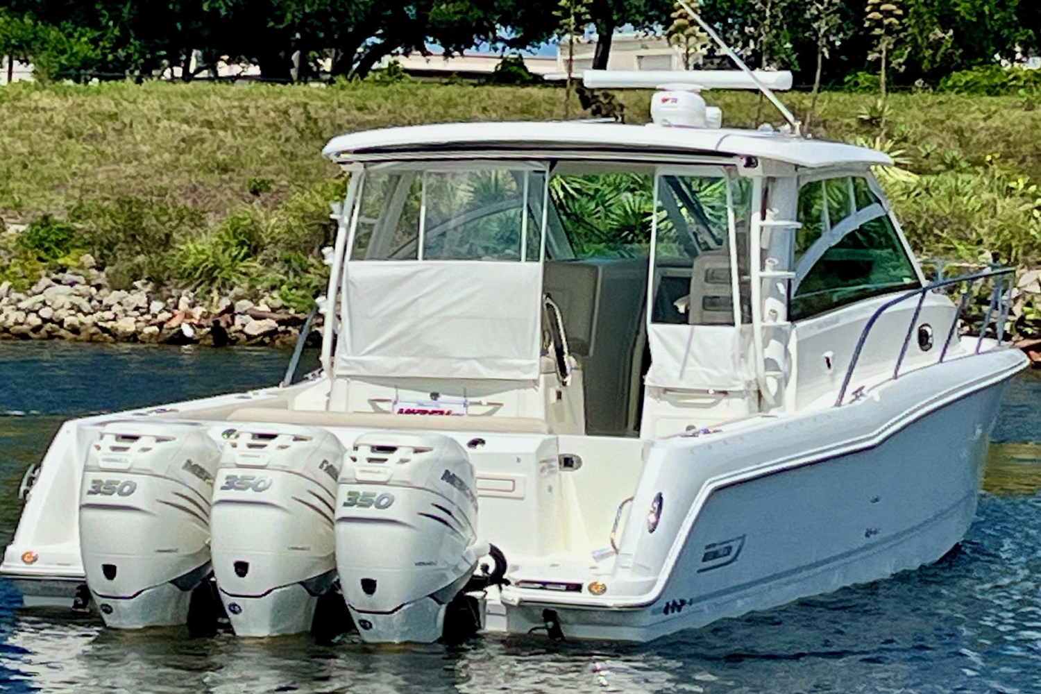 2019 Boston Whaler 345 CONQUEST Image Thumbnail #11