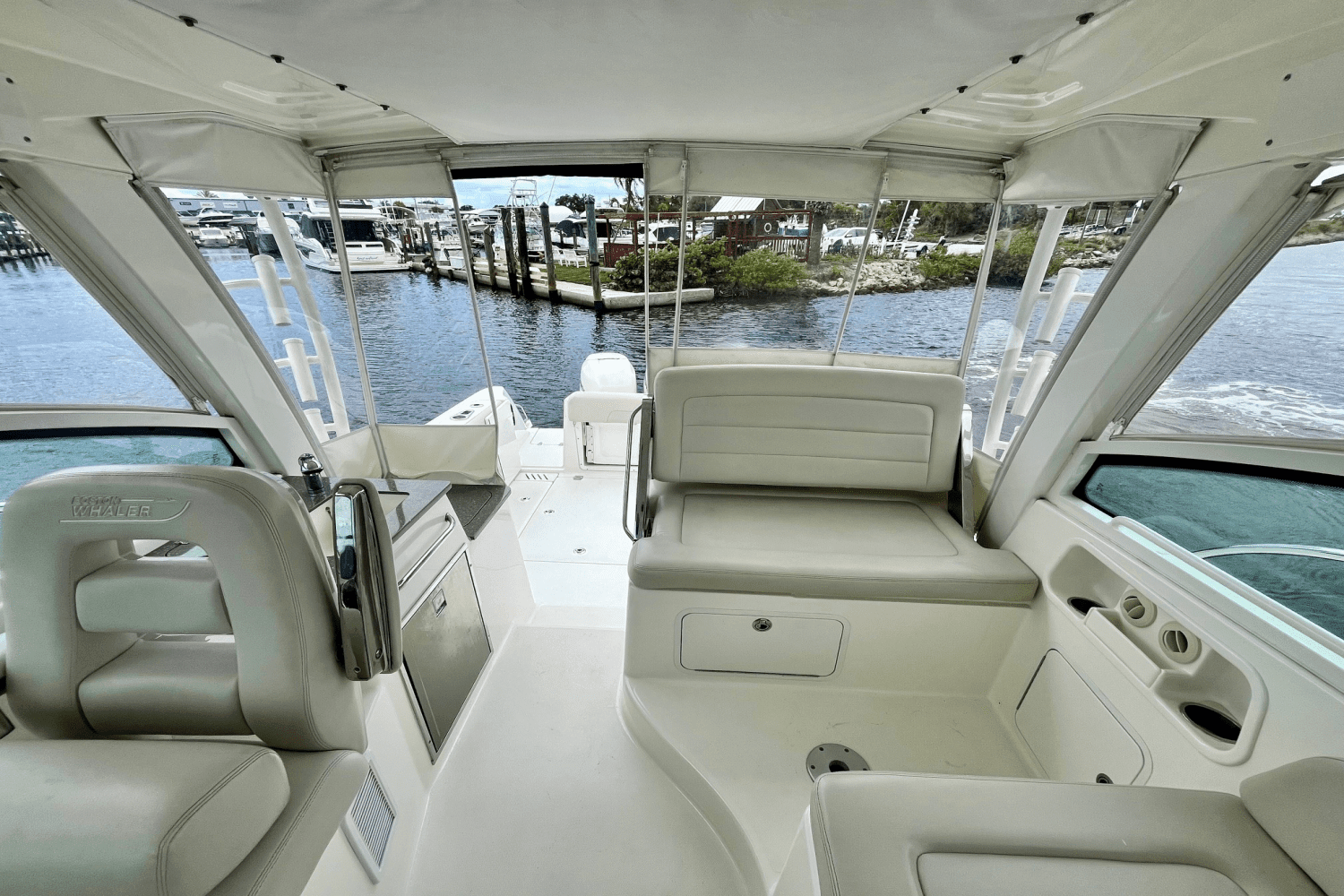 2019 Boston Whaler 345 CONQUEST Image Thumbnail #15