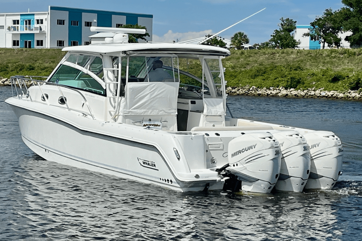 2019 Boston Whaler 345 CONQUEST Image Thumbnail #7