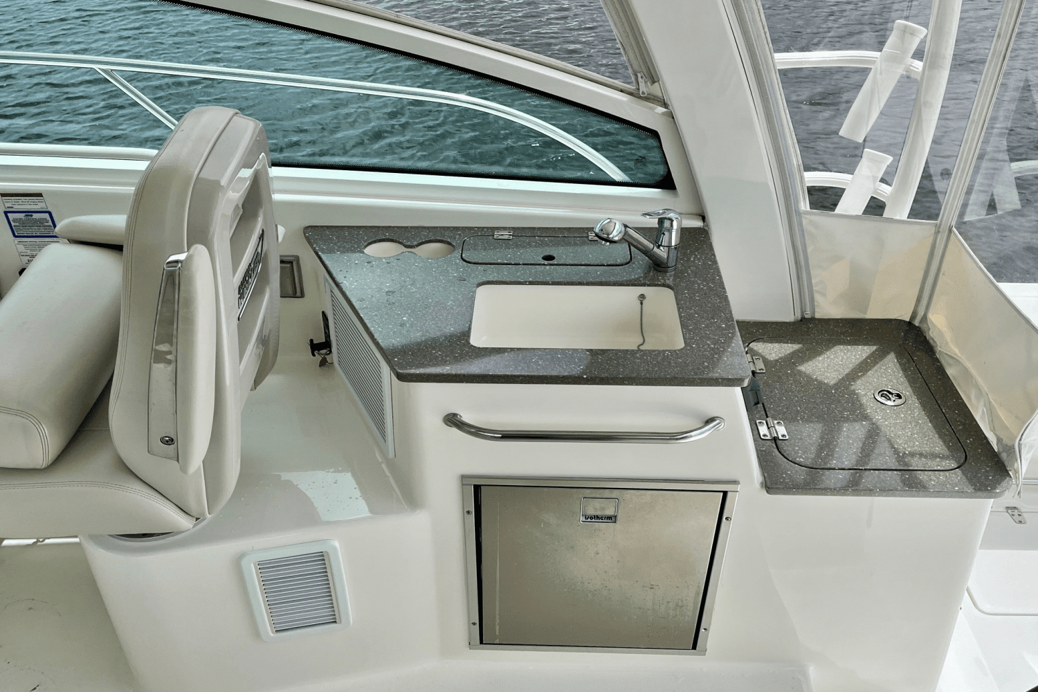 2019 Boston Whaler 345 CONQUEST Image Thumbnail #19