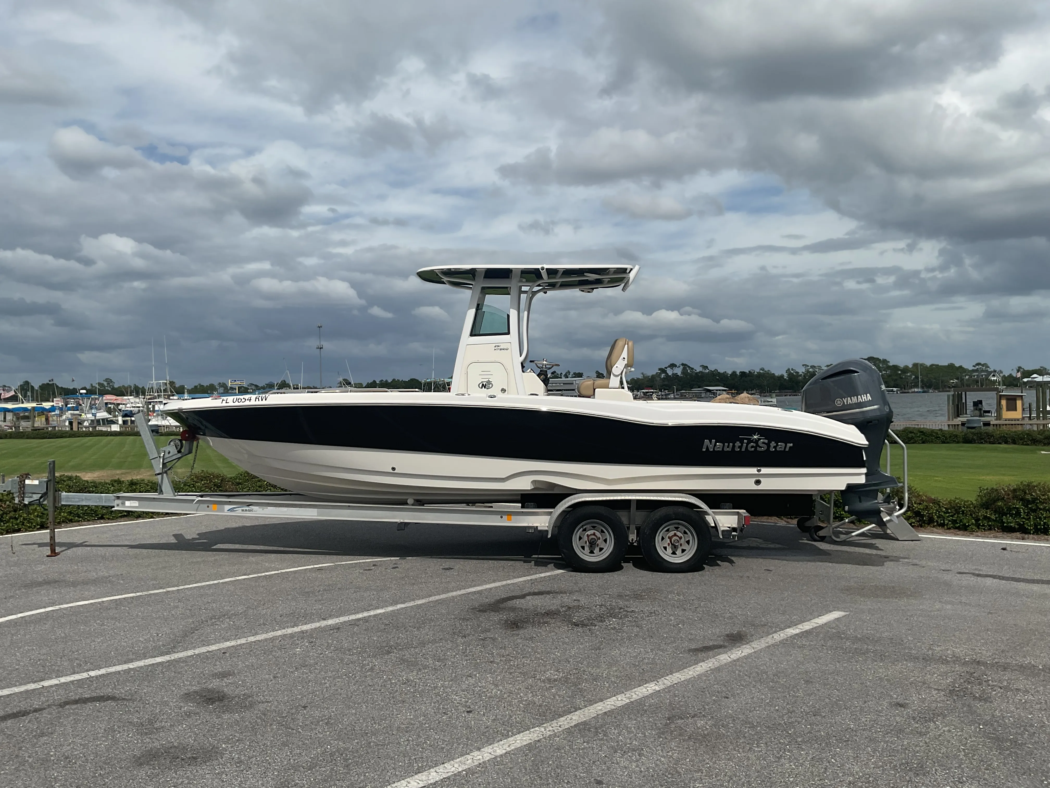2019 NauticStar 251 Hybrid Image Thumbnail #0