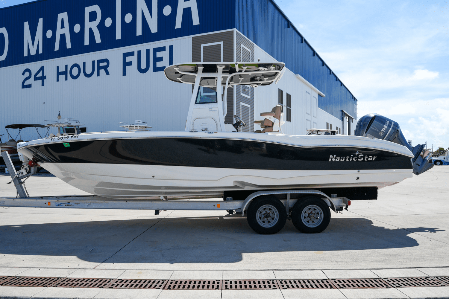 2019 NauticStar 251 Hybrid Image Thumbnail #3