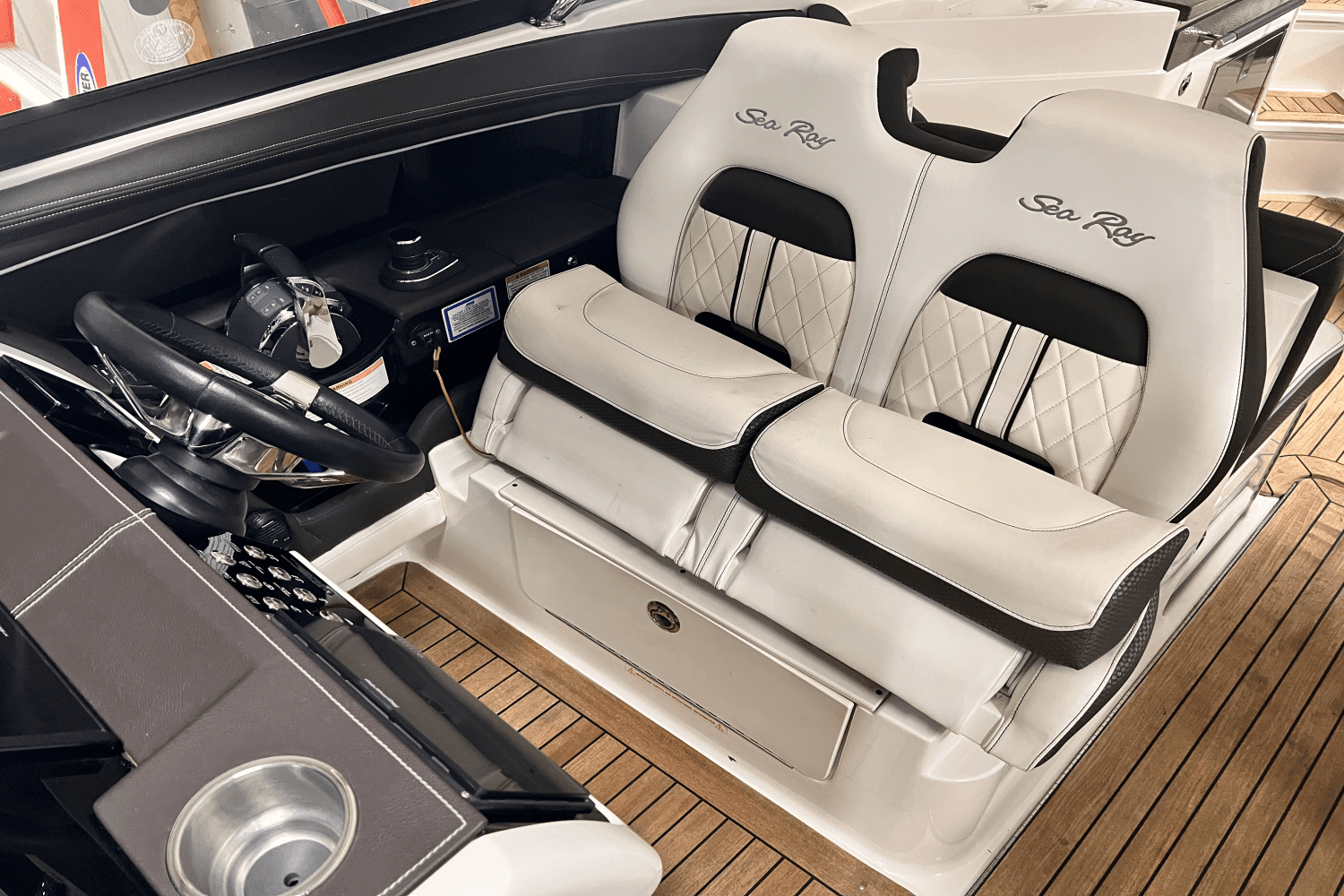 2017 Sea Ray 350 SLX Image Thumbnail #10