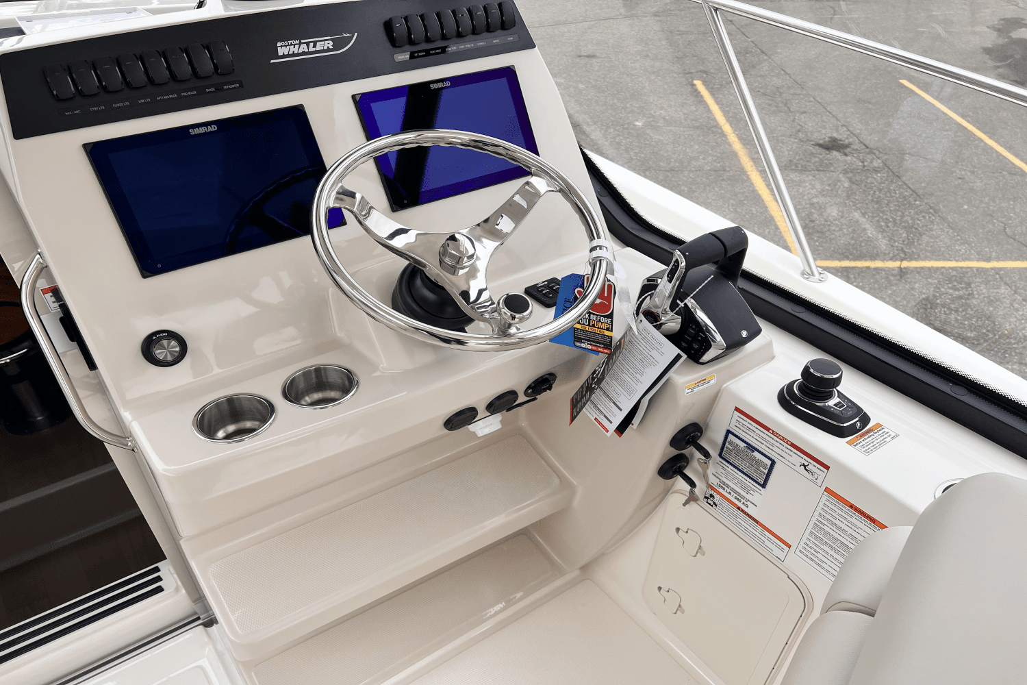 2025 Boston Whaler 325 Conquest Image Thumbnail #16