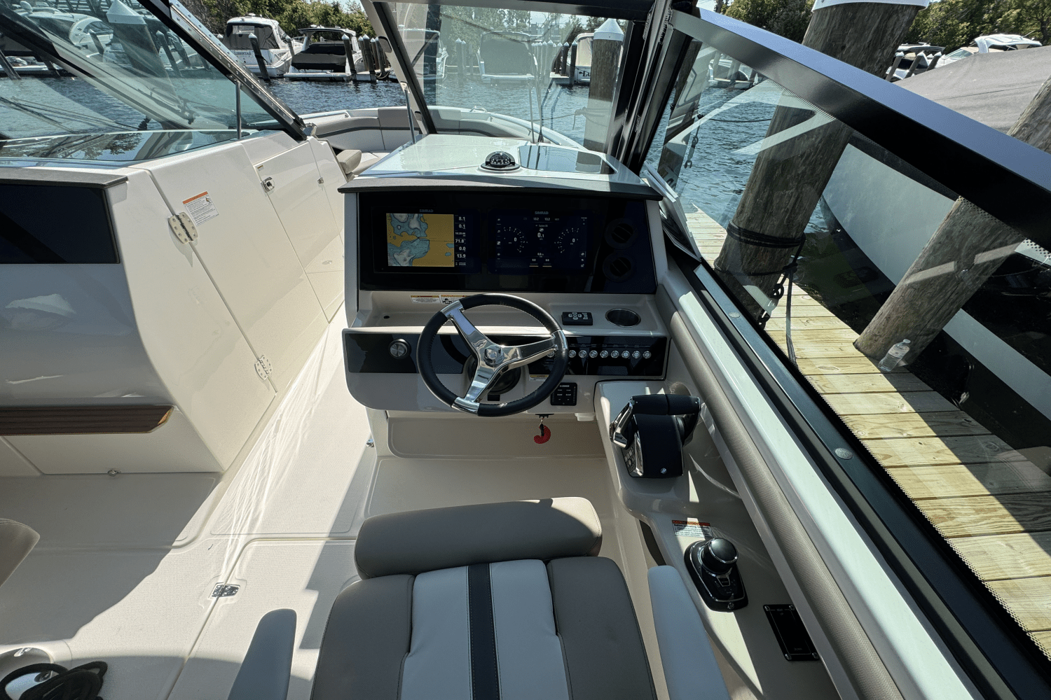 2025 Boston Whaler 330 Vantage Image Thumbnail #29