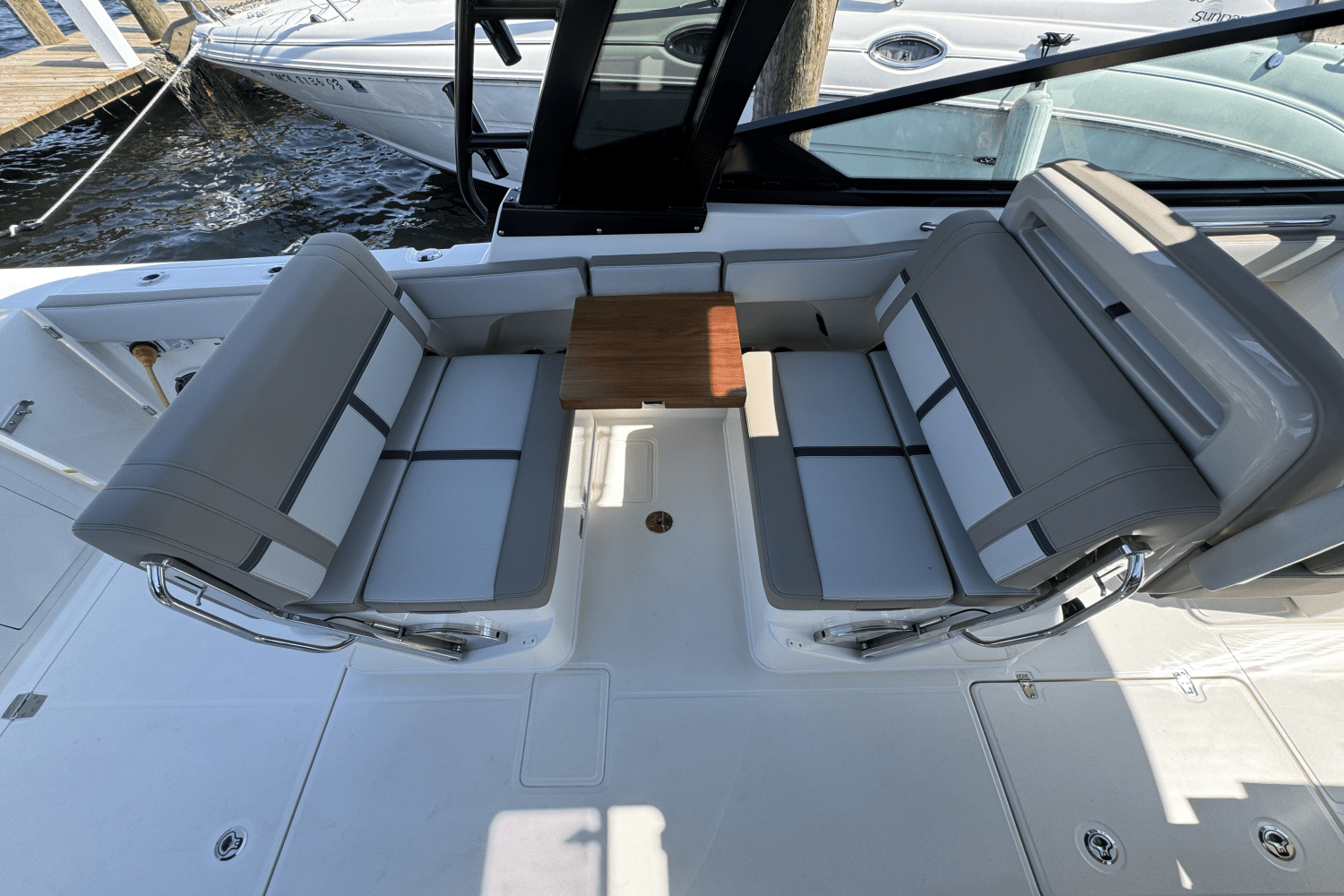 2025 Boston Whaler 330 Vantage Image Thumbnail #24