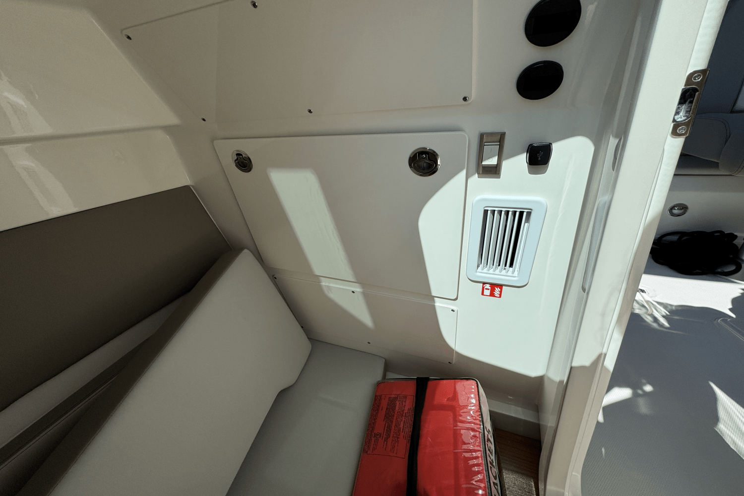2025 Boston Whaler 330 Vantage Image Thumbnail #43