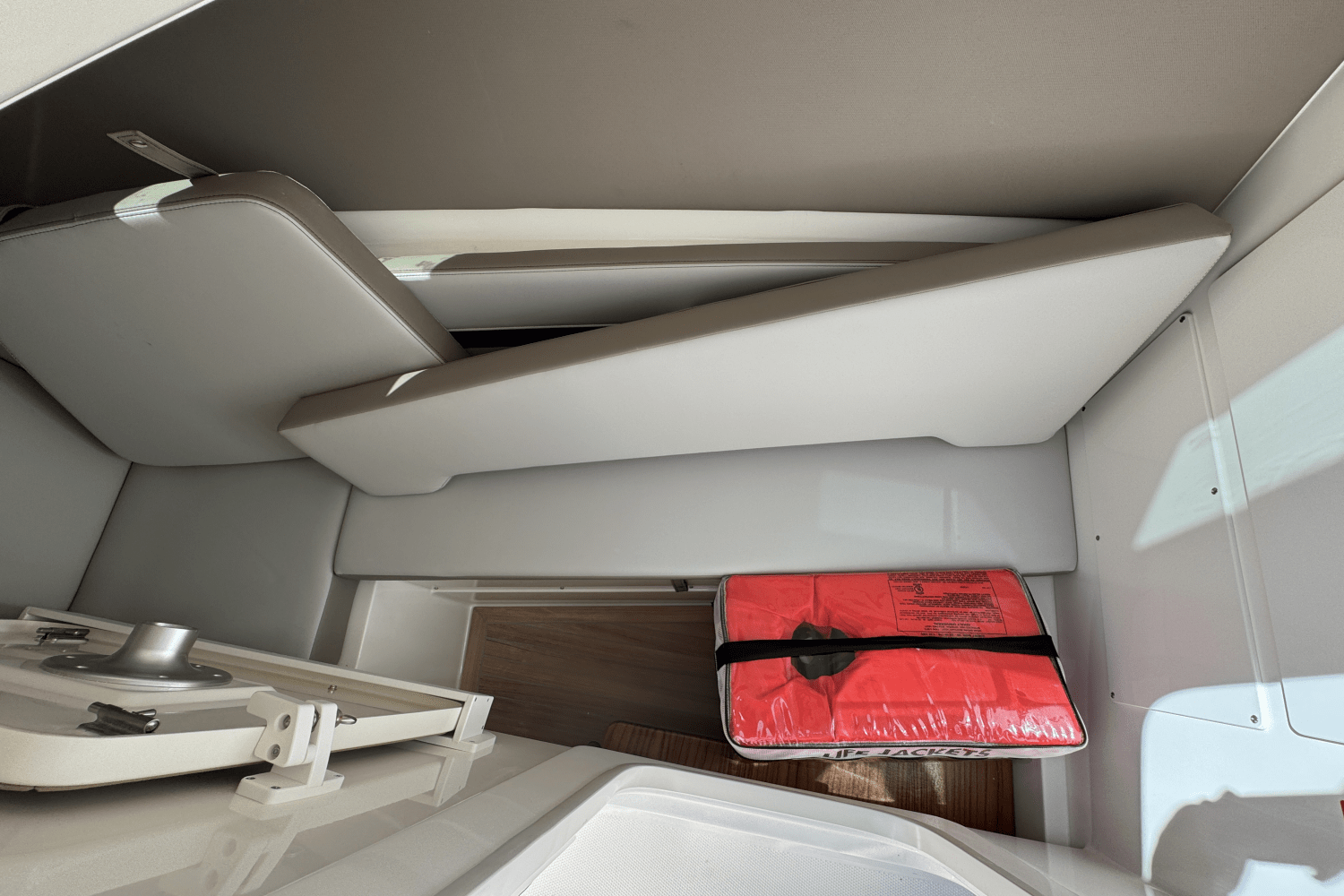 2025 Boston Whaler 330 Vantage Image Thumbnail #41