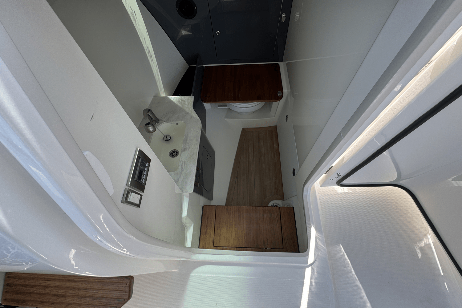 2025 Boston Whaler 330 Vantage Image Thumbnail #36