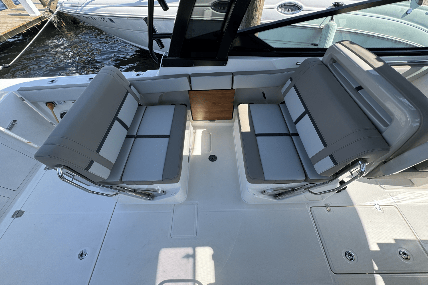 2025 Boston Whaler 330 Vantage Image Thumbnail #23