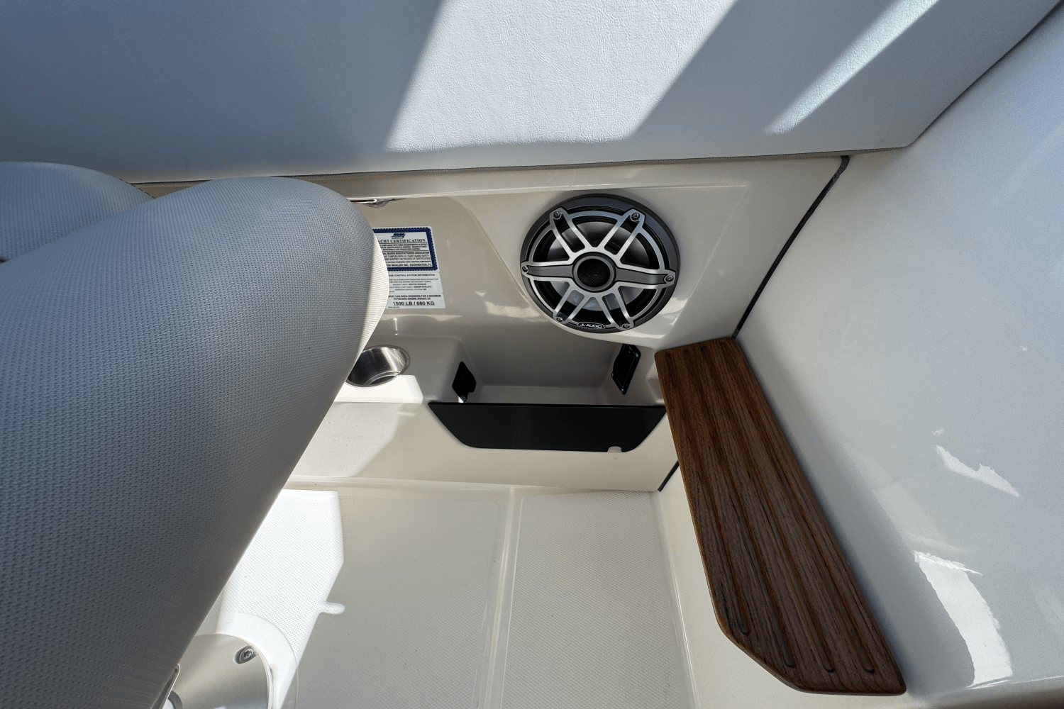 2025 Boston Whaler 330 Vantage Image Thumbnail #37