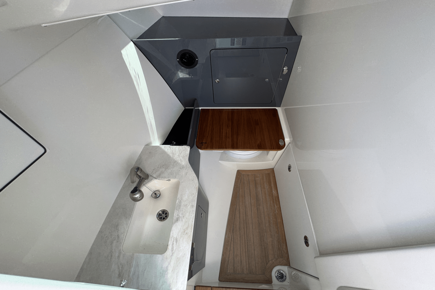 2025 Boston Whaler 330 Vantage Image Thumbnail #35