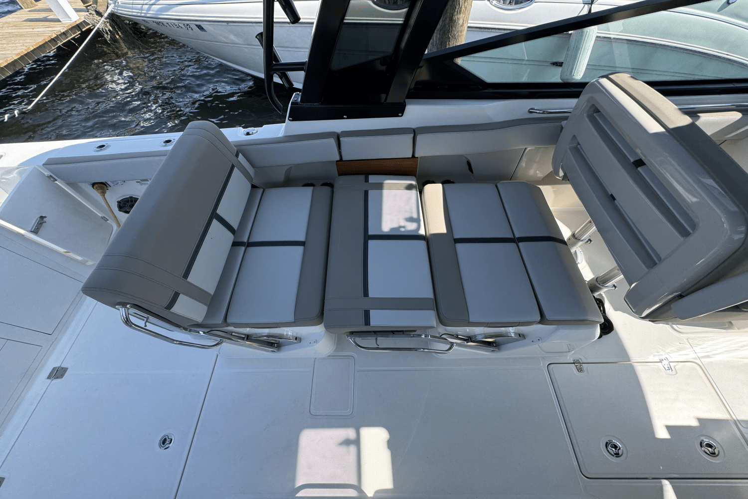 2025 Boston Whaler 330 Vantage Image Thumbnail #26