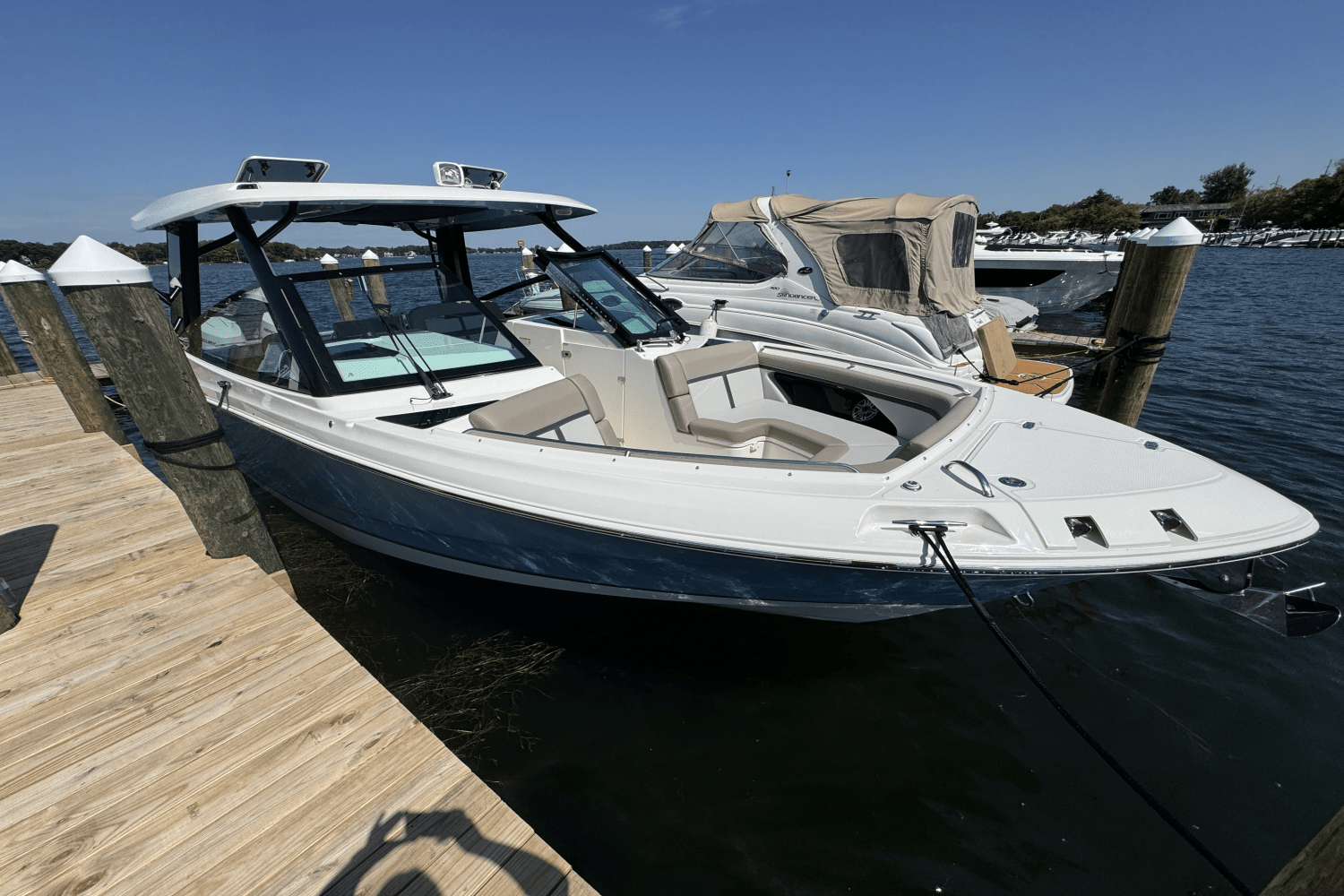 2025 Boston Whaler 330 Vantage Image Thumbnail #1