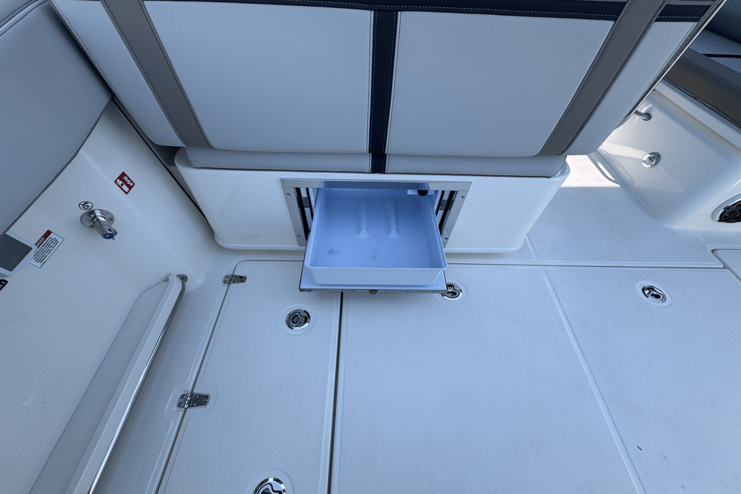 2025 Boston Whaler 330 Vantage Image Thumbnail #19