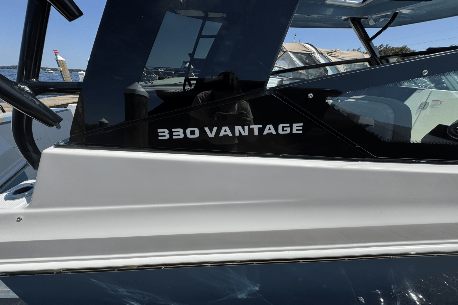 2025 Boston Whaler 330 Vantage Image Thumbnail #4