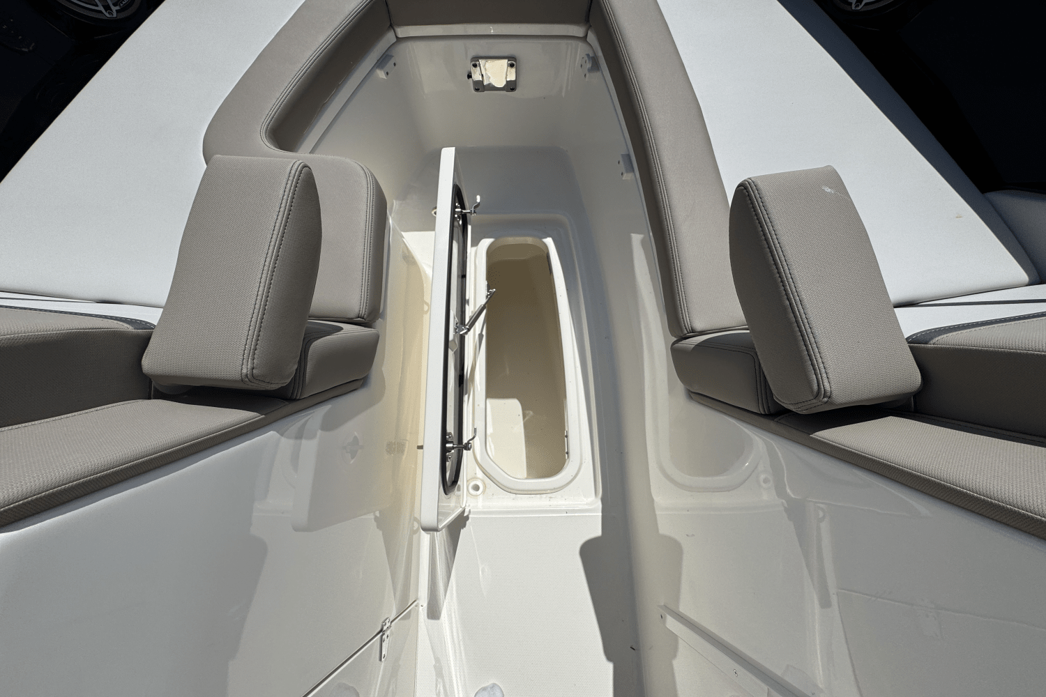 2025 Boston Whaler 330 Vantage Image Thumbnail #46