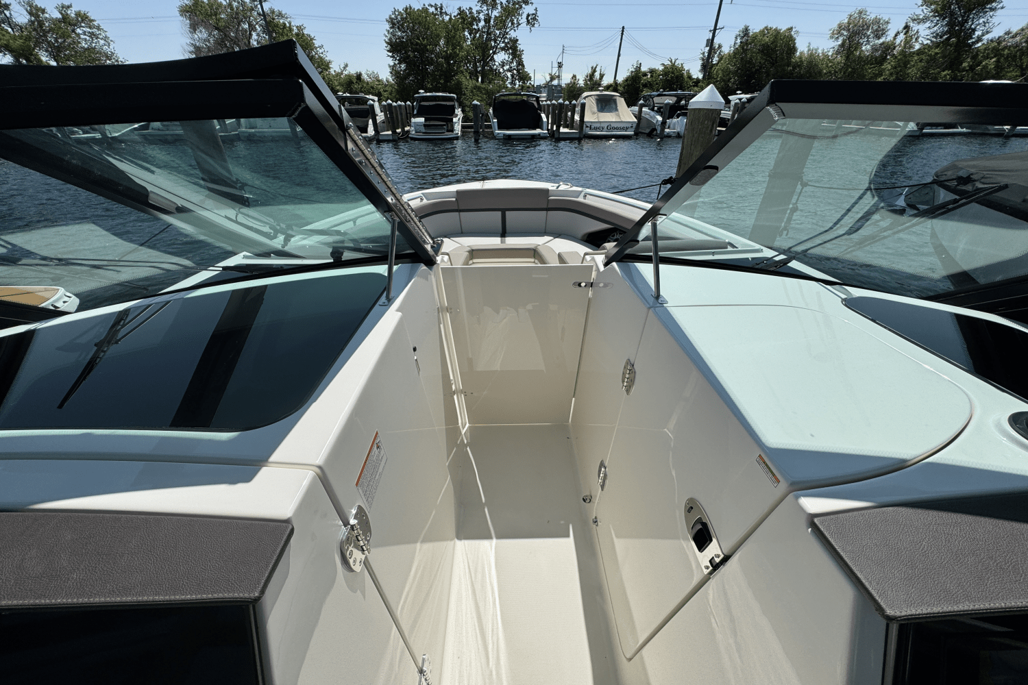 2025 Boston Whaler 330 Vantage Image Thumbnail #44