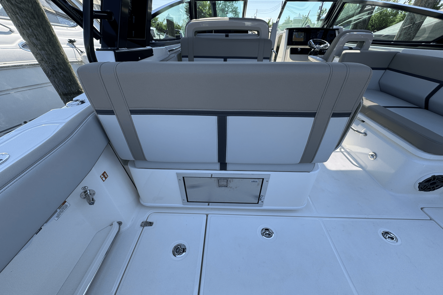2025 Boston Whaler 330 Vantage Image Thumbnail #18