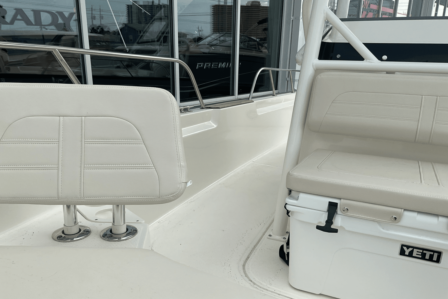 2025 Boston Whaler 210 Montauk Image Thumbnail #10