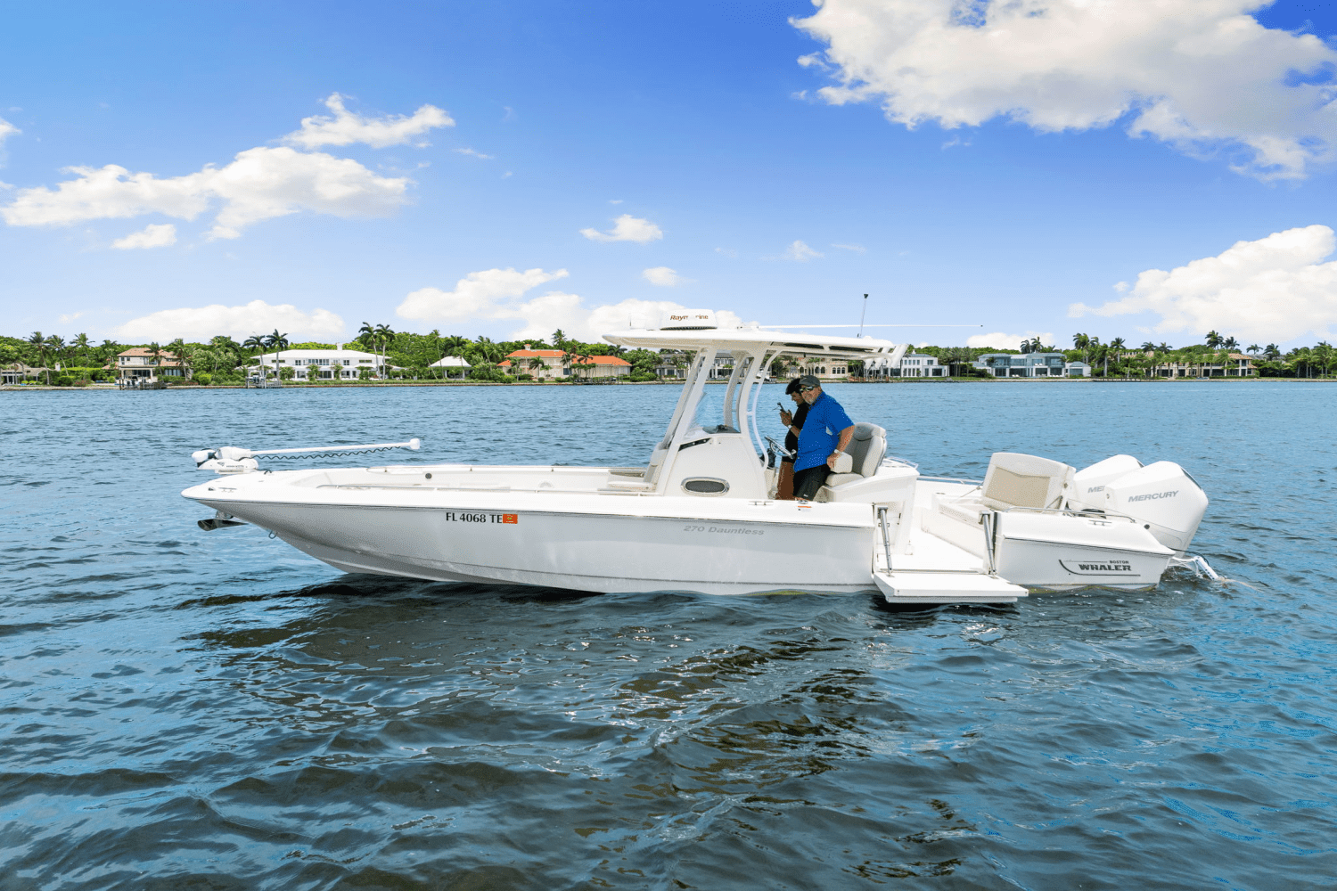 2022 Boston Whaler 270 DAUNTLESS Image Thumbnail #2