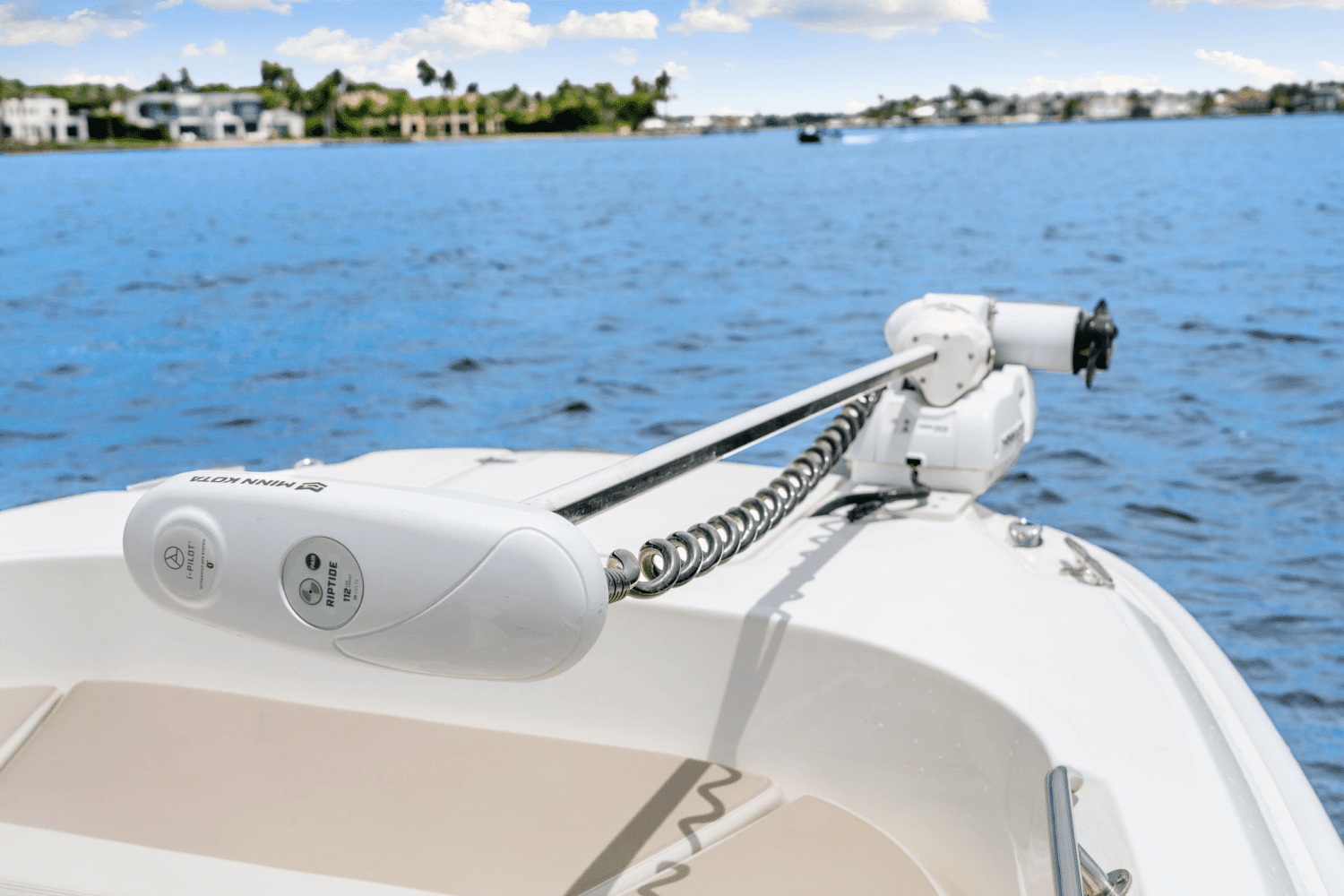 2022 Boston Whaler 270 DAUNTLESS Image Thumbnail #26