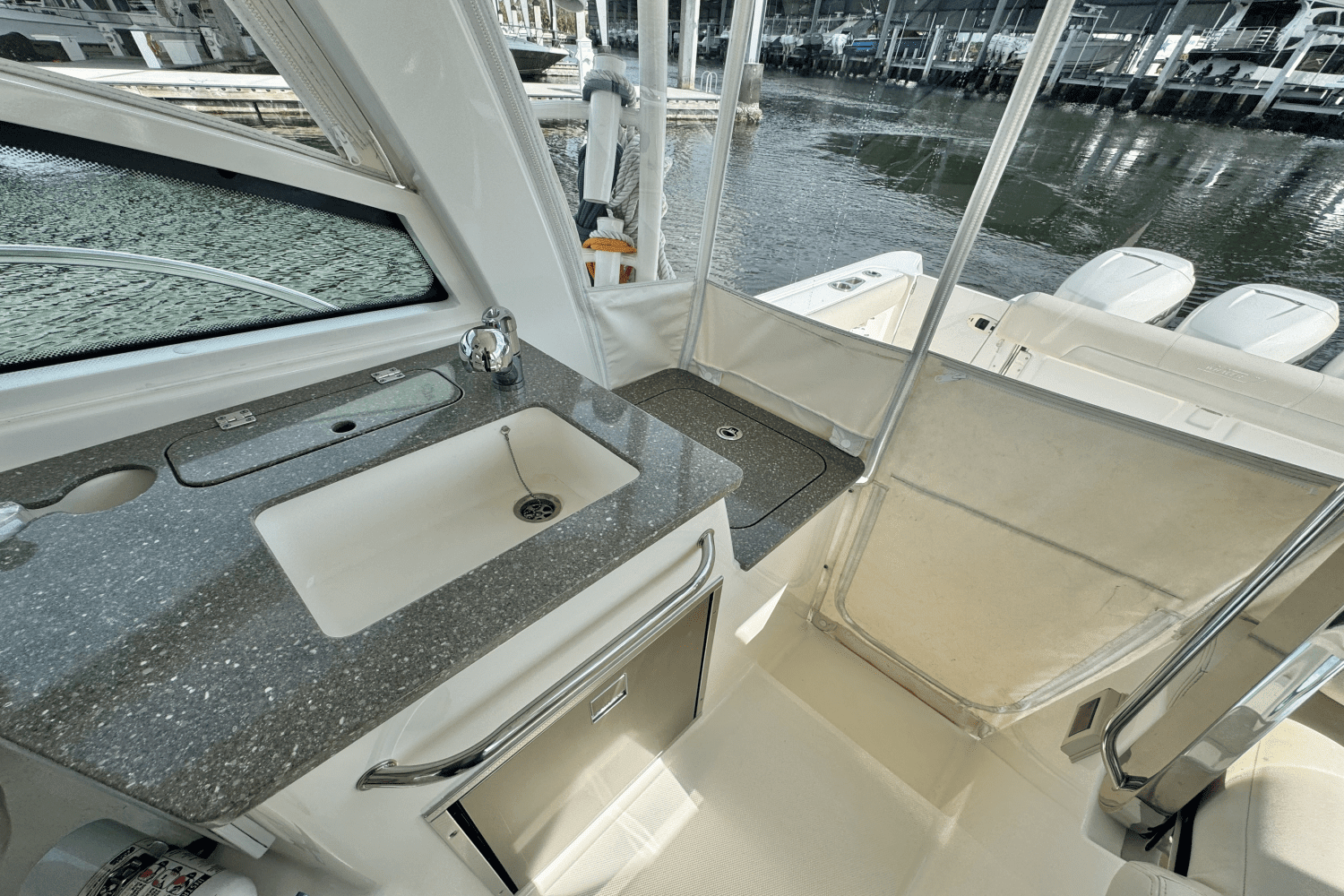 2020 Boston Whaler 345 CONQUEST Image Thumbnail #6