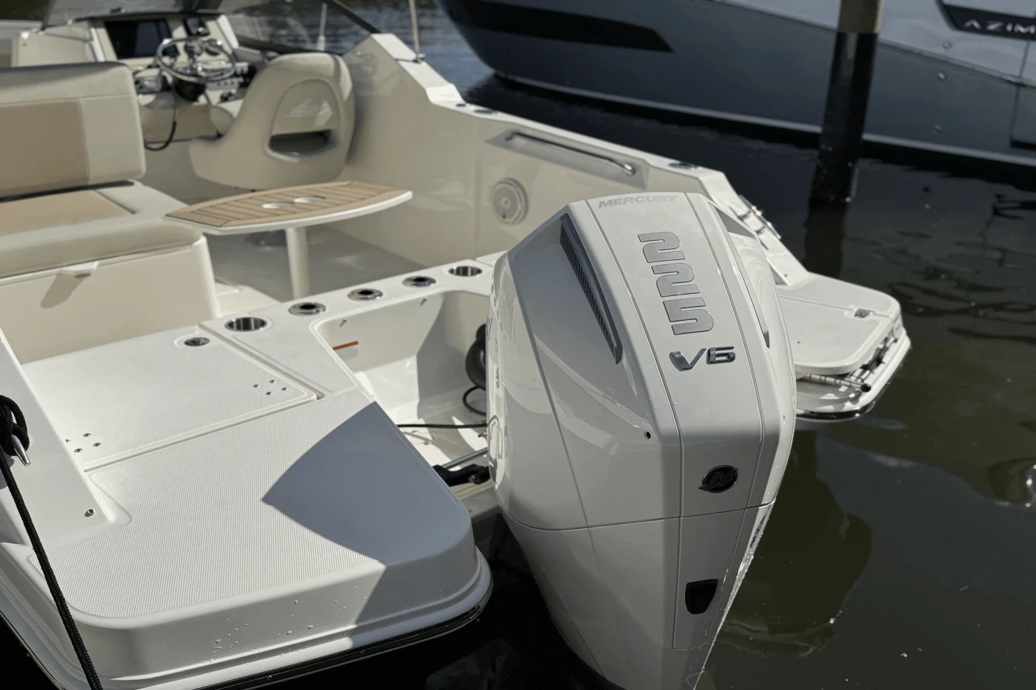 2025 Boston Whaler 210 Vantage Image Thumbnail #8