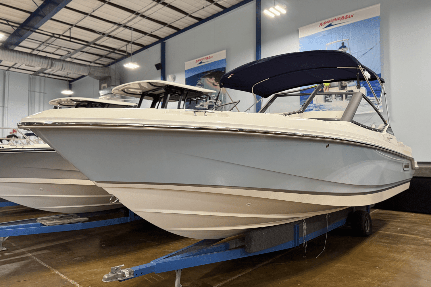 2025 Boston Whaler 210 Vantage