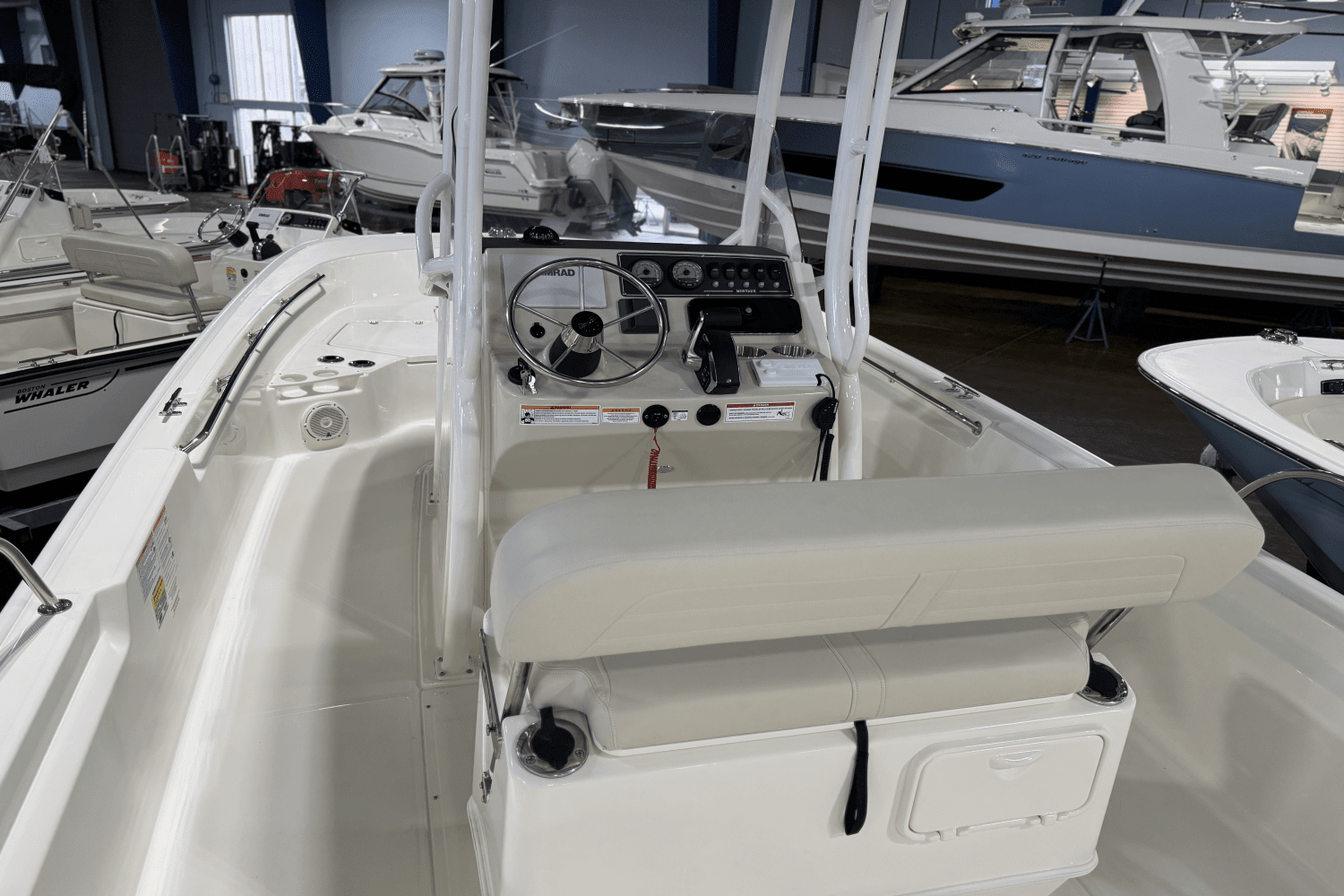 2025 Boston Whaler 210 Montauk Image Thumbnail #3