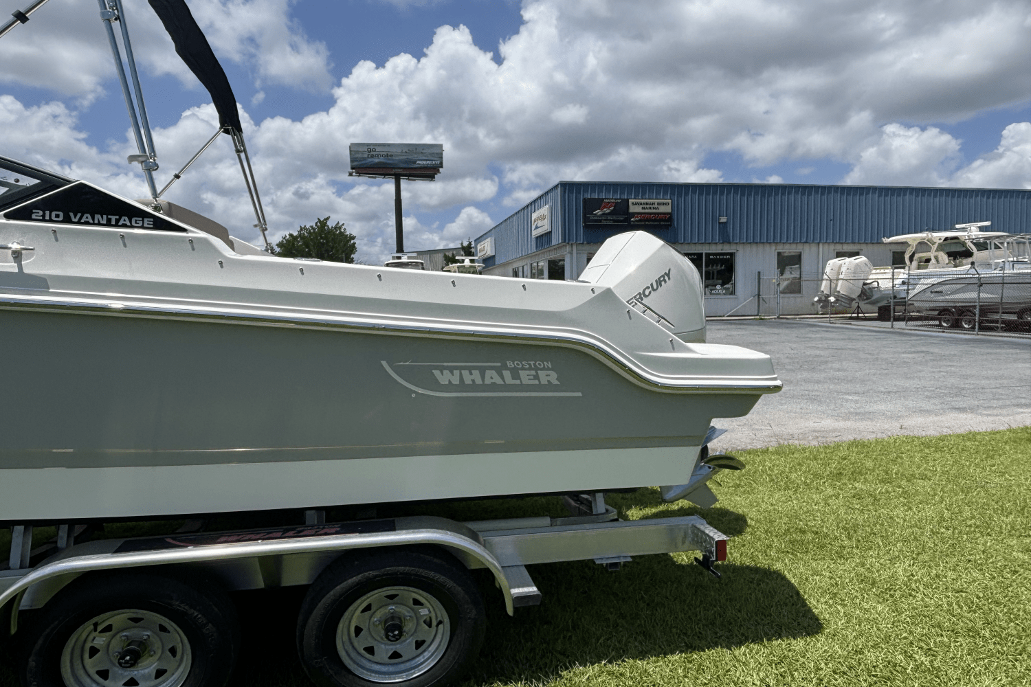2025 Boston Whaler 210 Vantage Image Thumbnail #7