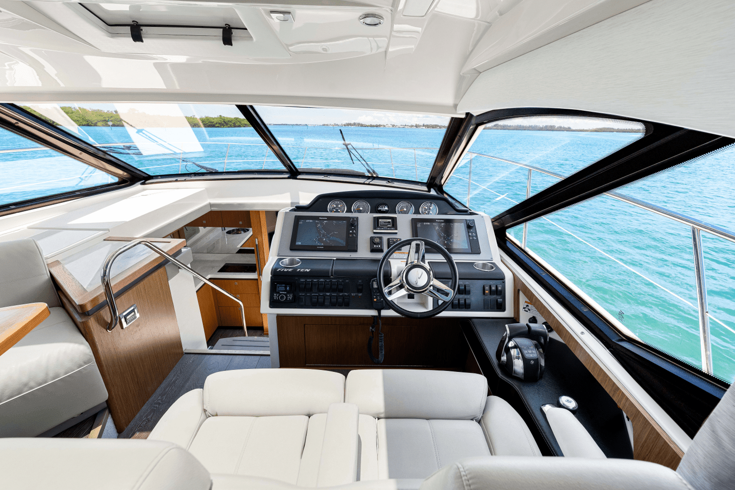 2017 Sea Ray
                                                             Sundancer 510 Image Thumbnail #58