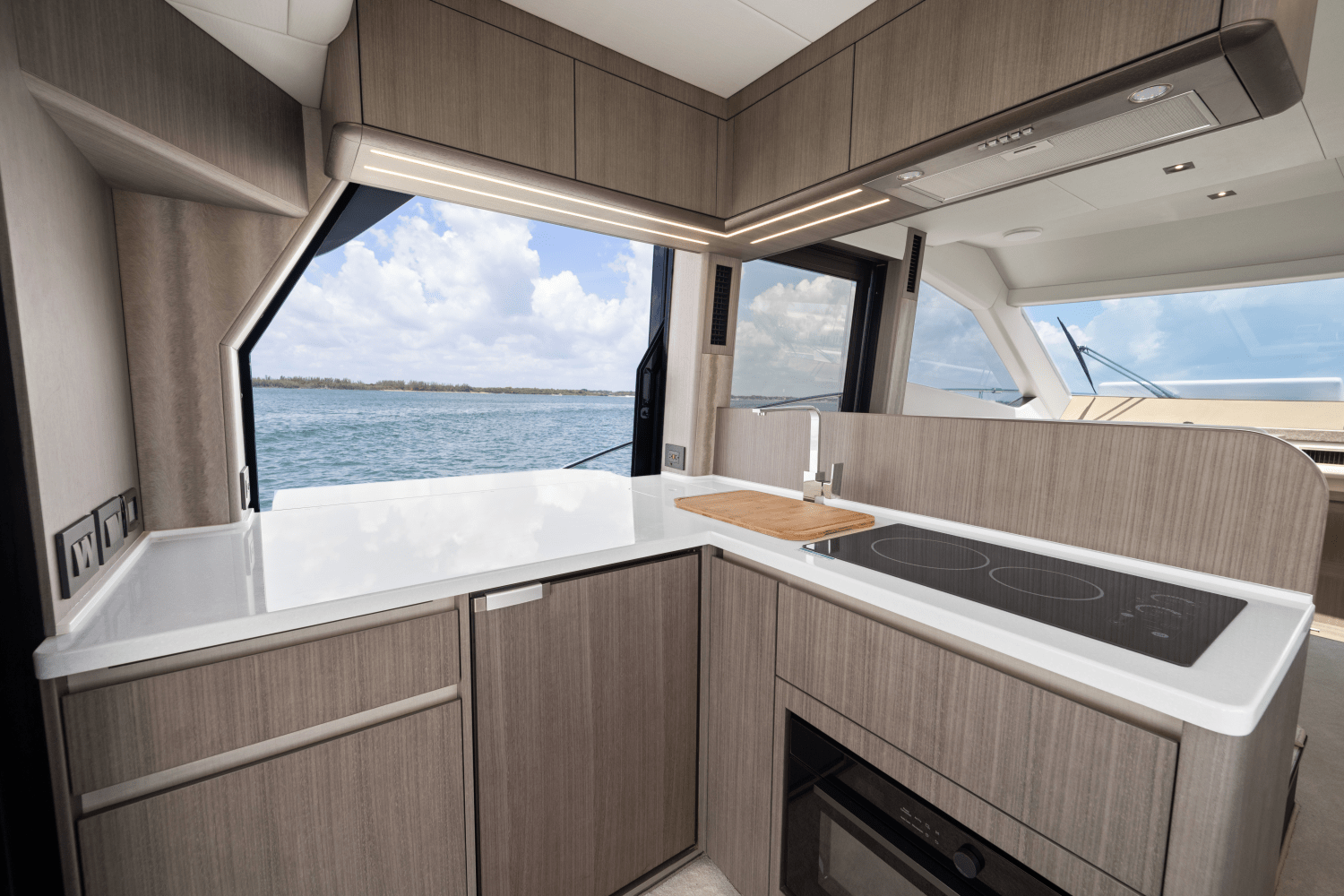 2025 Galeon 480 FLY Image Thumbnail #13
