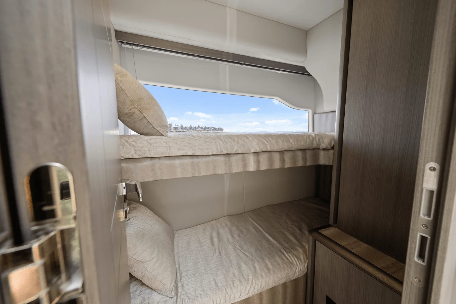 2025 Galeon 480 FLY Image Thumbnail #21