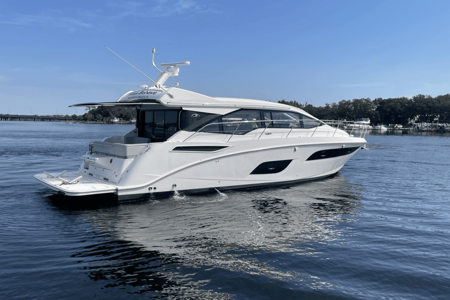 Thumbnail 3 for 2018 Sea Ray 460 SUNDANCER