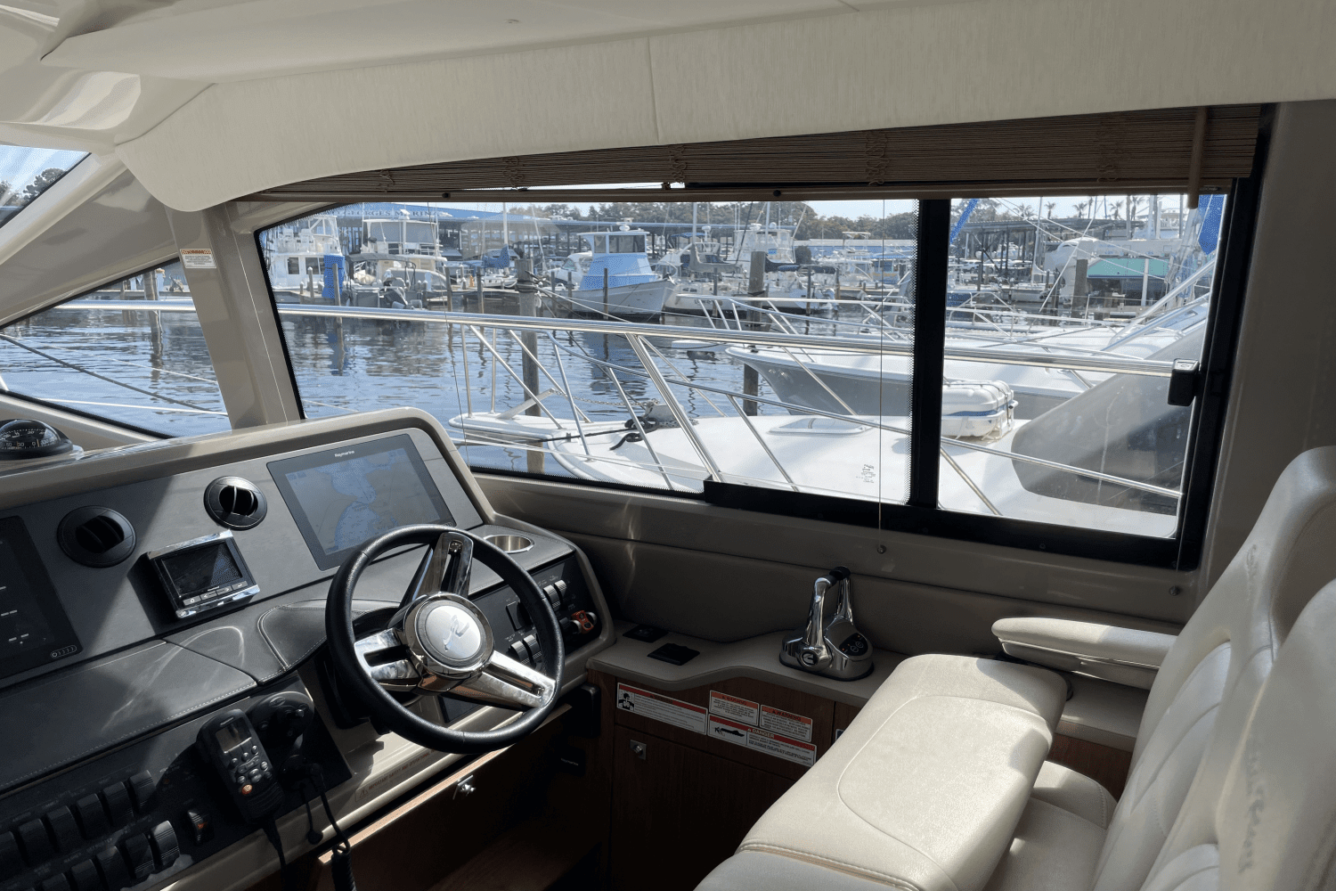 2018 Sea Ray 460 SUNDANCER Image Thumbnail #20