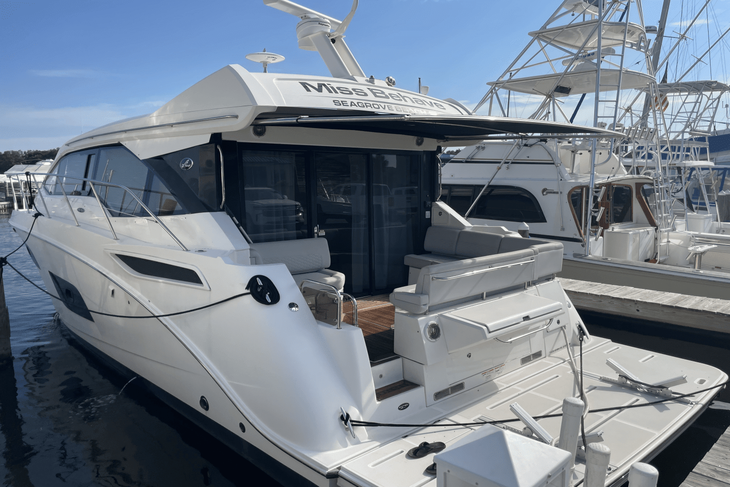 2018 Sea Ray 460 SUNDANCER Image Thumbnail #17