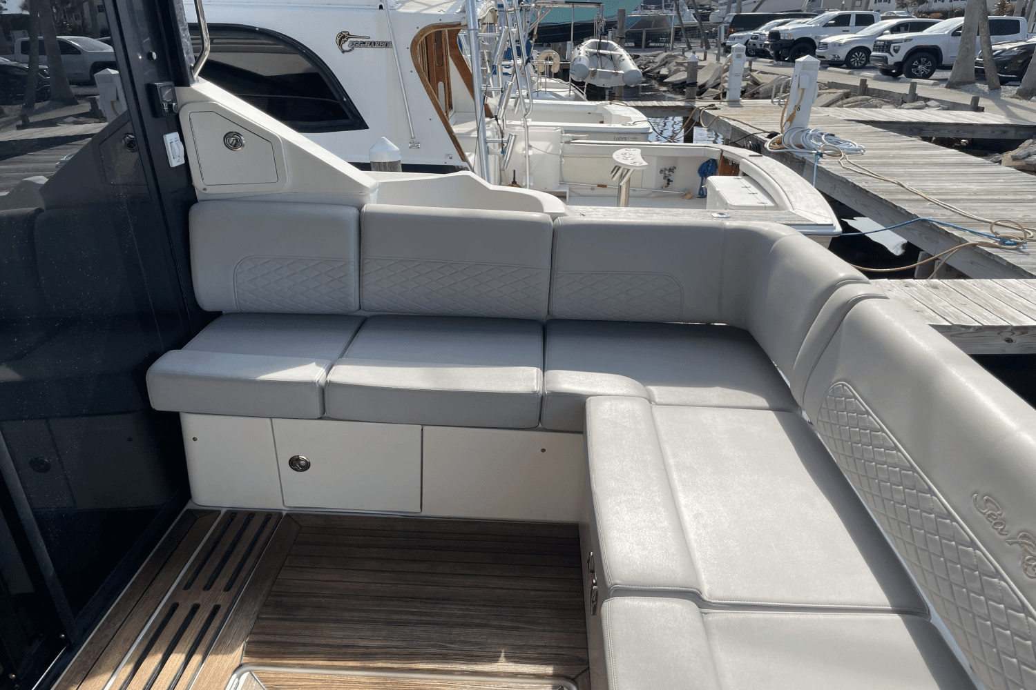 2018 Sea Ray 460 SUNDANCER Image Thumbnail #28