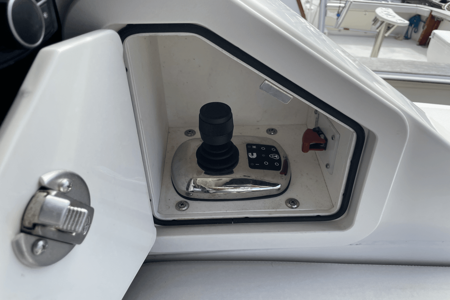 2018 Sea Ray 460 SUNDANCER Image Thumbnail #27