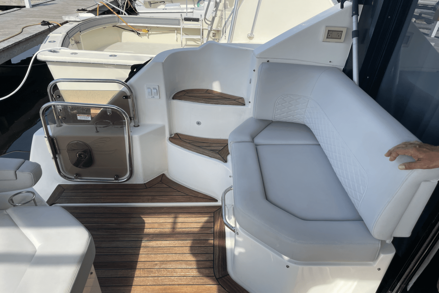 2018 Sea Ray 460 SUNDANCER Image Thumbnail #30