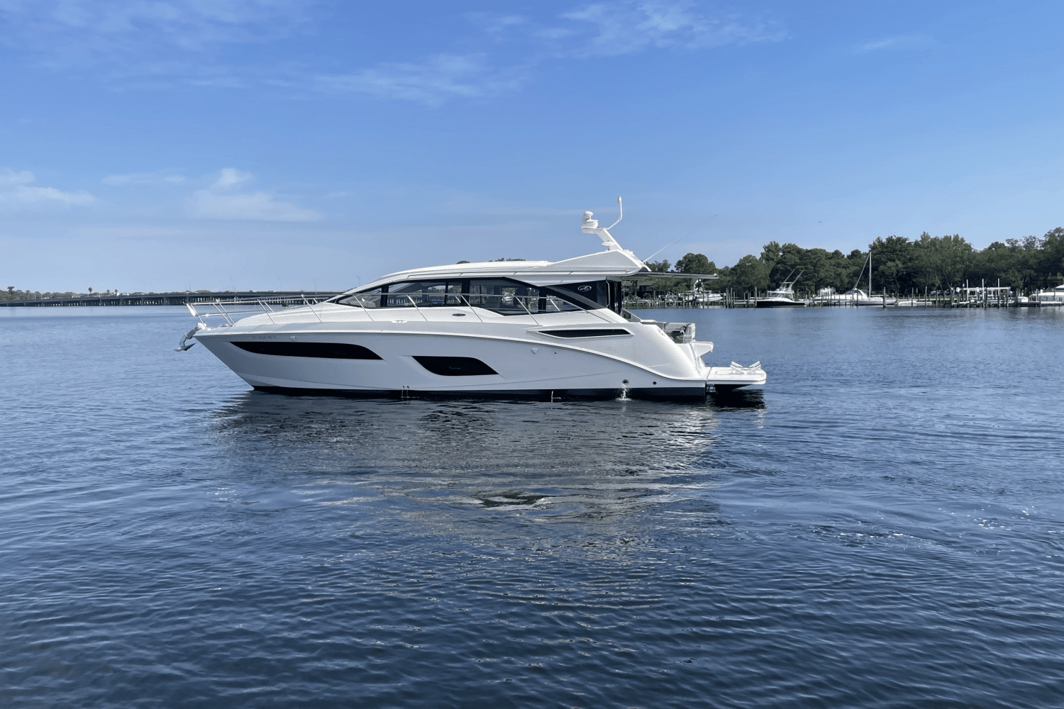 2018 Sea Ray 460 SUNDANCER Image Thumbnail #11